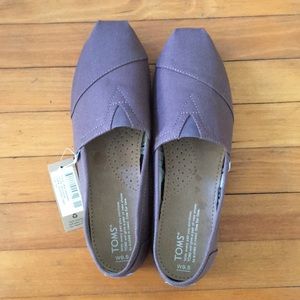 Brand New TOMS